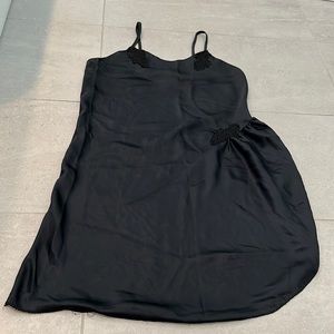 Amaretta Sleepwear gown Size small black